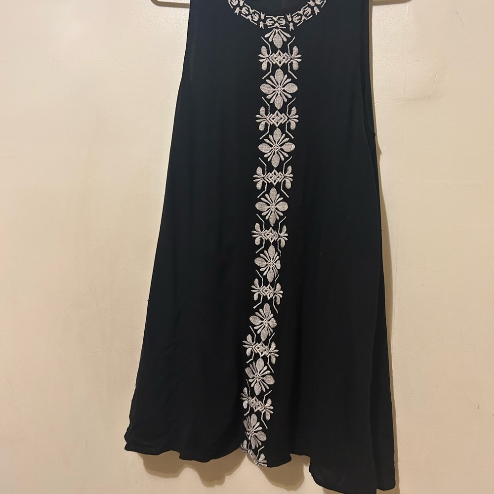Black Sleeveless dress with White Embroidered Accent lined polyester S